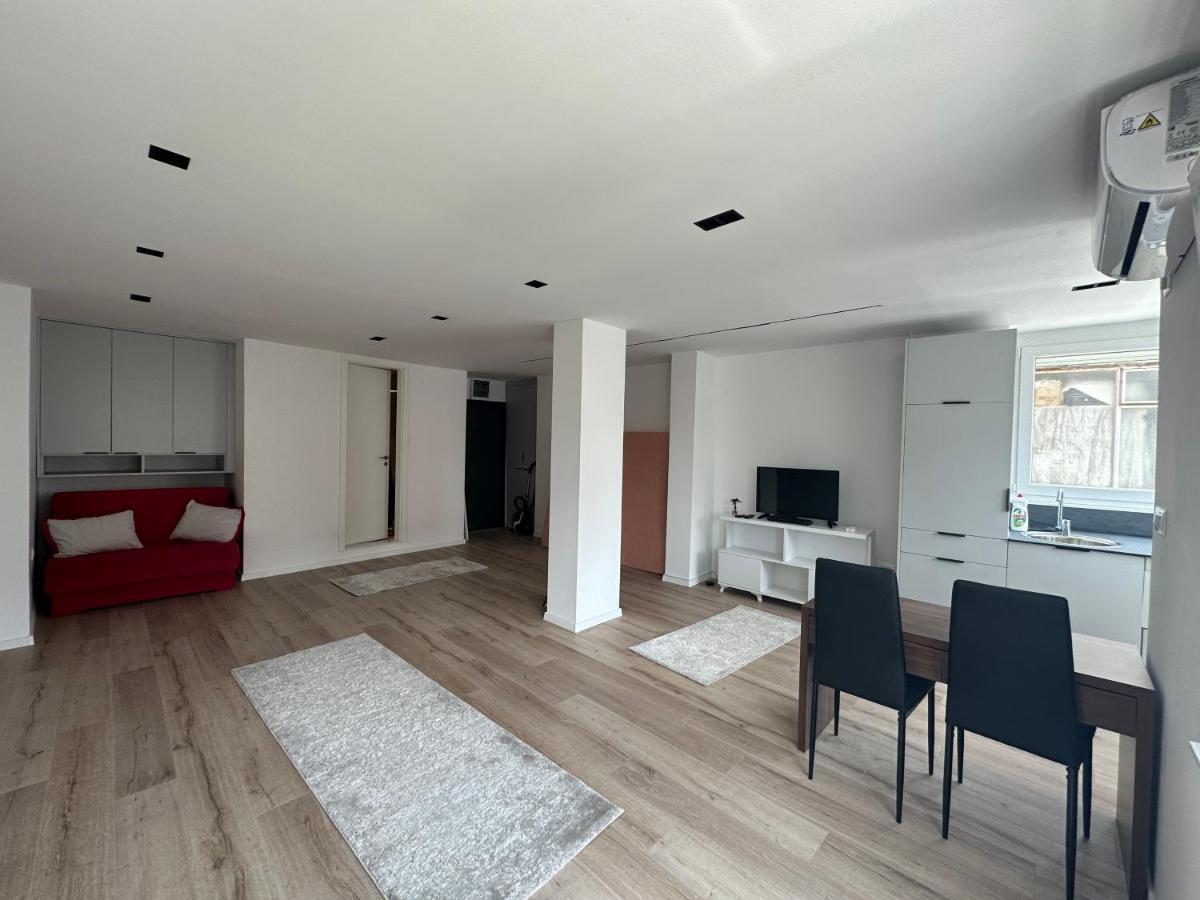 Studio Y Gjakova Экстерьер фото